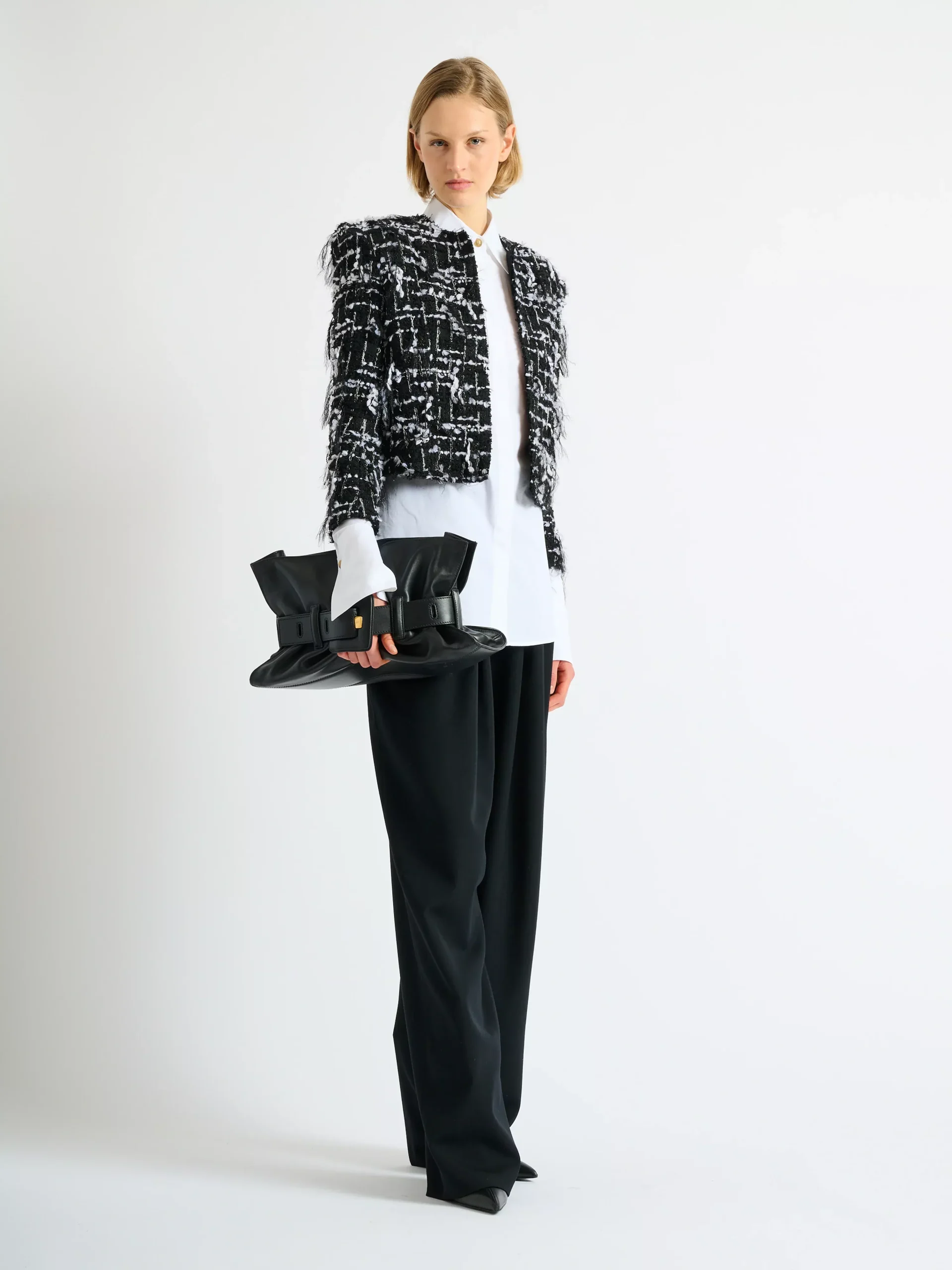 Cropped jacket in fringed tweed