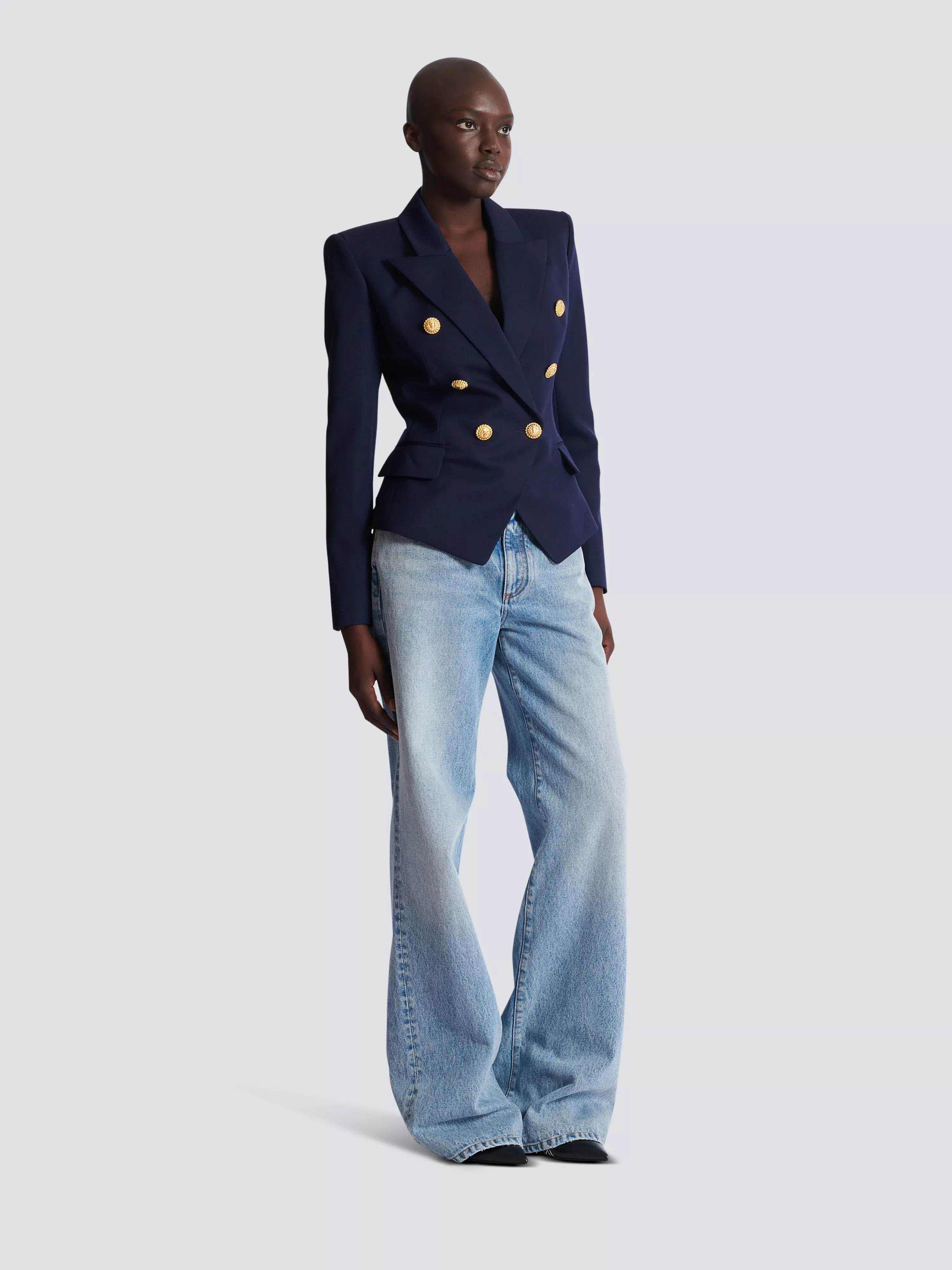 Fitted wool 6-buttons jacket