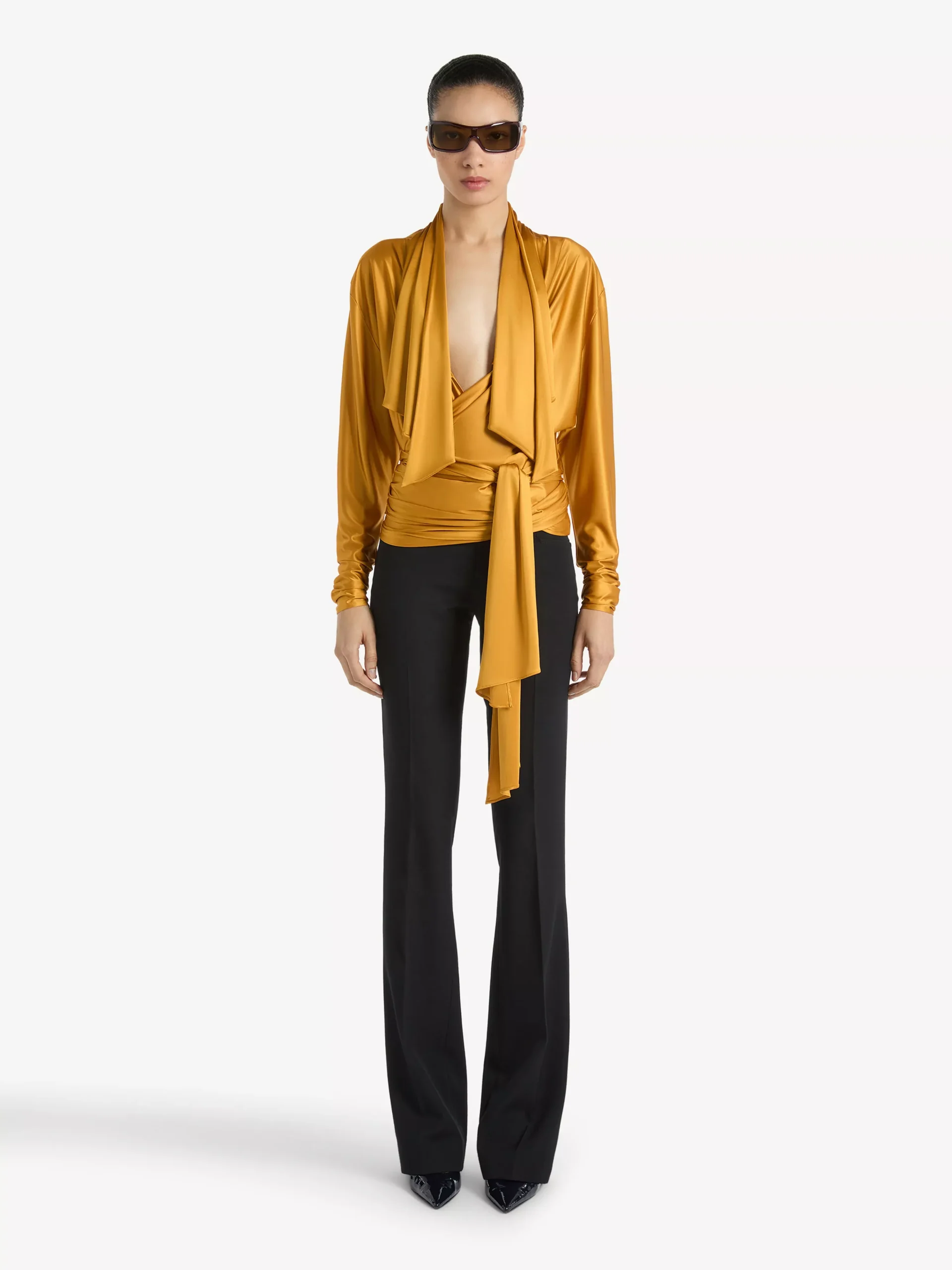 Flowing jersey blouse with tie