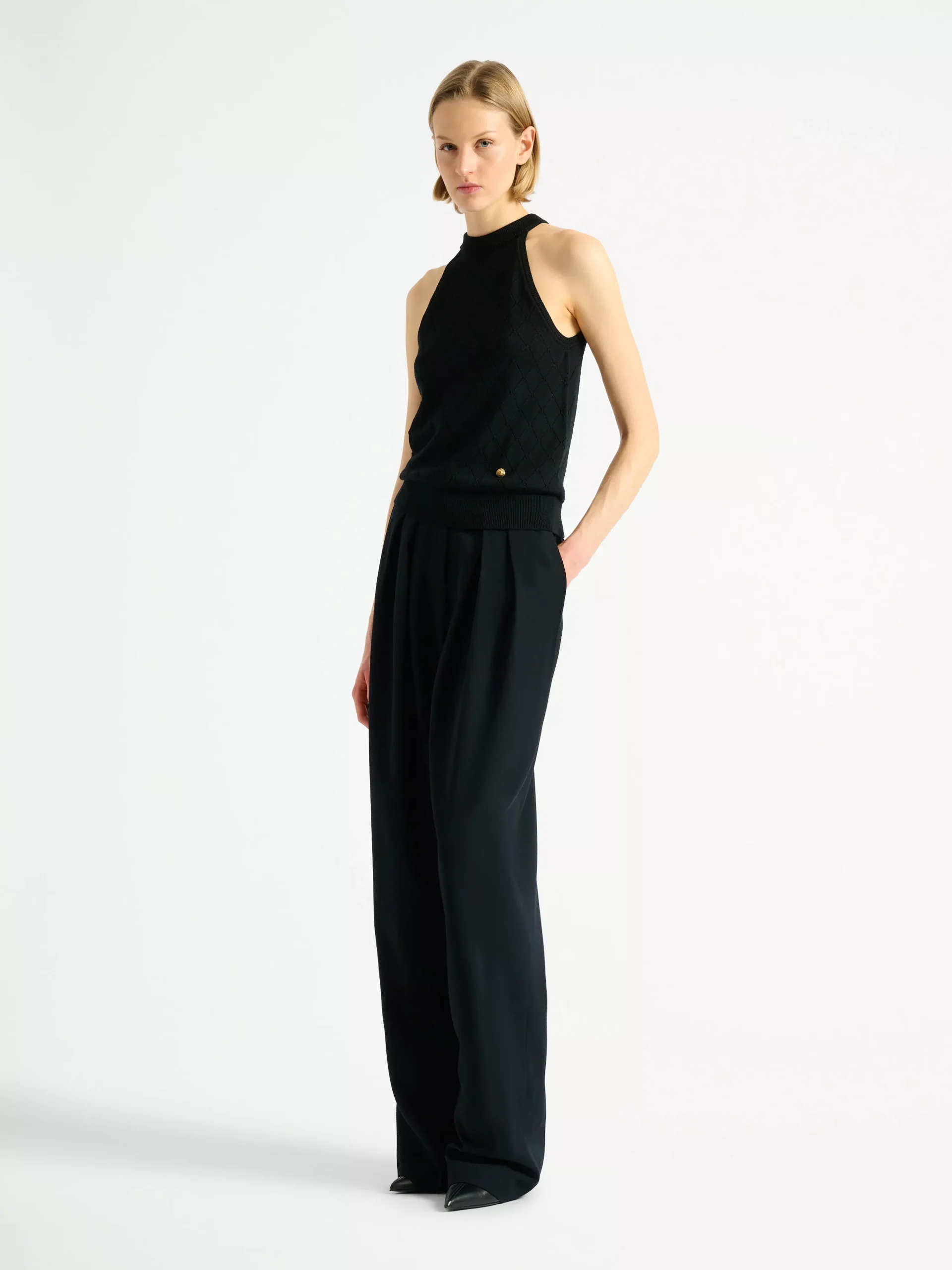 Sleeveless knit top