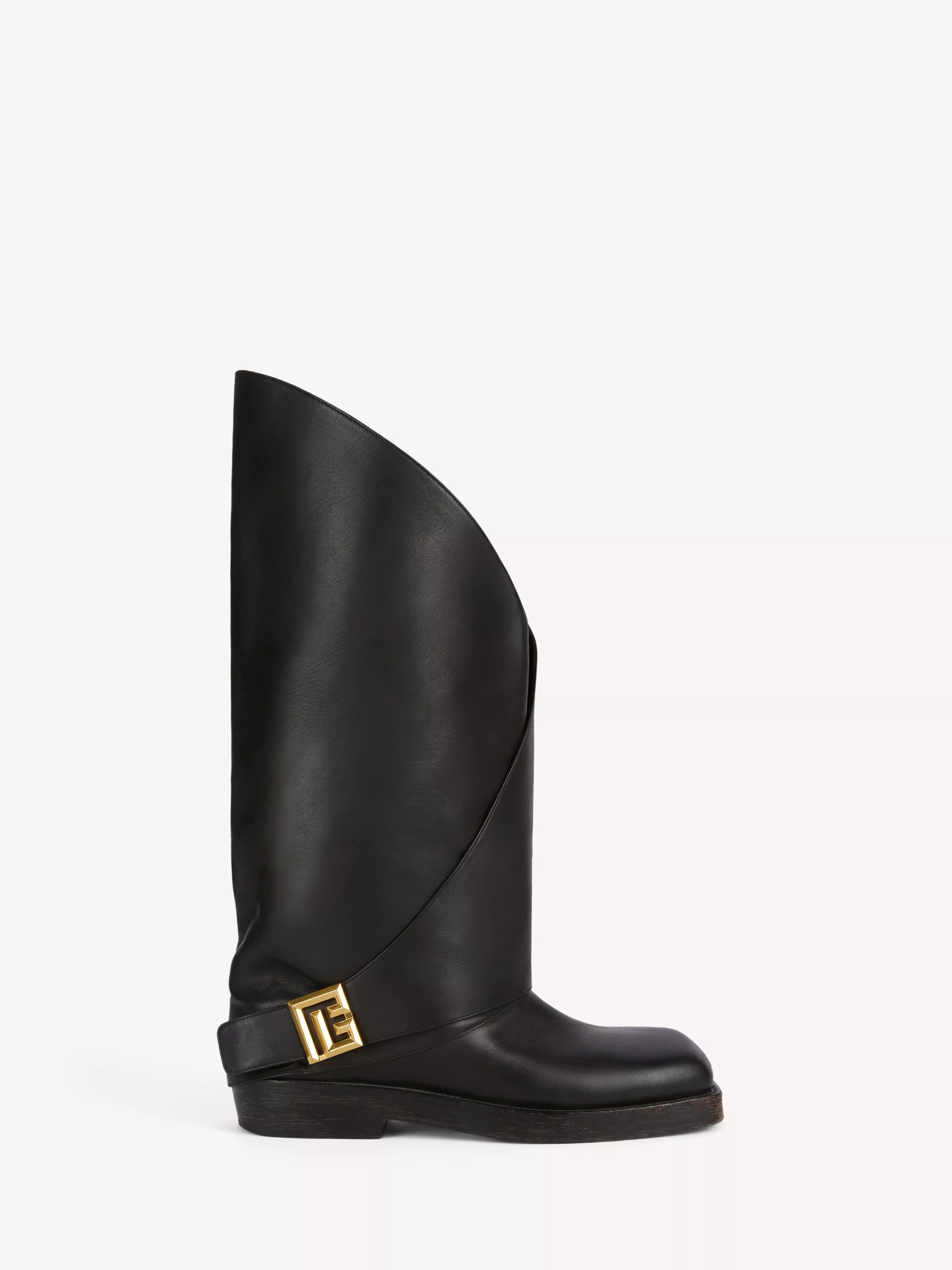 Twist flat leather boots